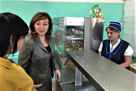Лариса Тутова: Лариса Тутова: