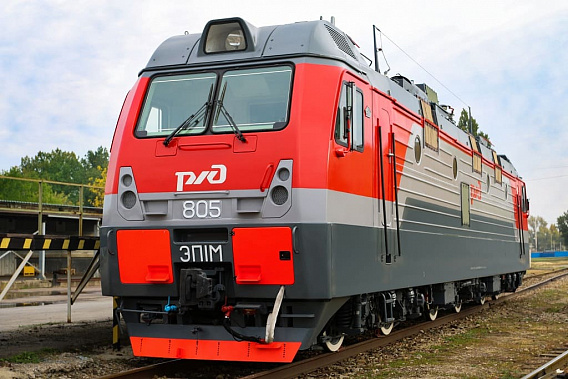 Первый в этом году пассажирский электровоз от НЭВЗа отправился в Киров
