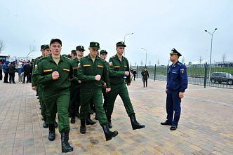 В ростовском парке «Левобережный» прошли показательные выступления военных