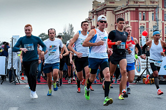 По главной улице с пробежкой