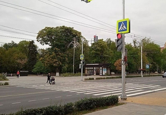 Фото светофора на улице Большой Садовой для иллюстрации с сайта rostov-gorod.ru