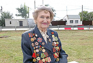 «Моей незабвенной незабудке в день столетия!..»