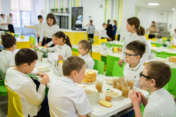Как кормят детей в ростовских школах и садиках? Ответит прокуратура
