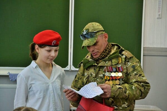 Участник СВО из Донецка встретился с автором письма-талисмана